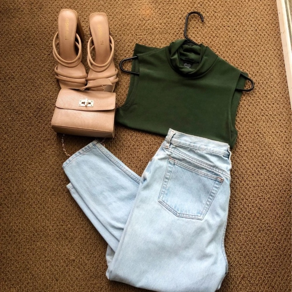 Green turtleneck